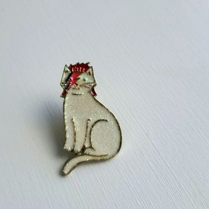 ***BOWIE CAT PIN, SO CUTE***